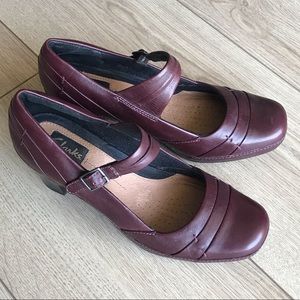 Clarks Heels Artisan Maryjane's Leather Shoes 9